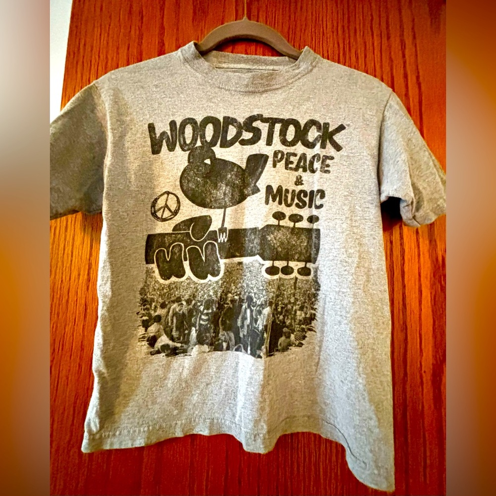 Kids  graphic t-shirt  medium Woodstock tshirt